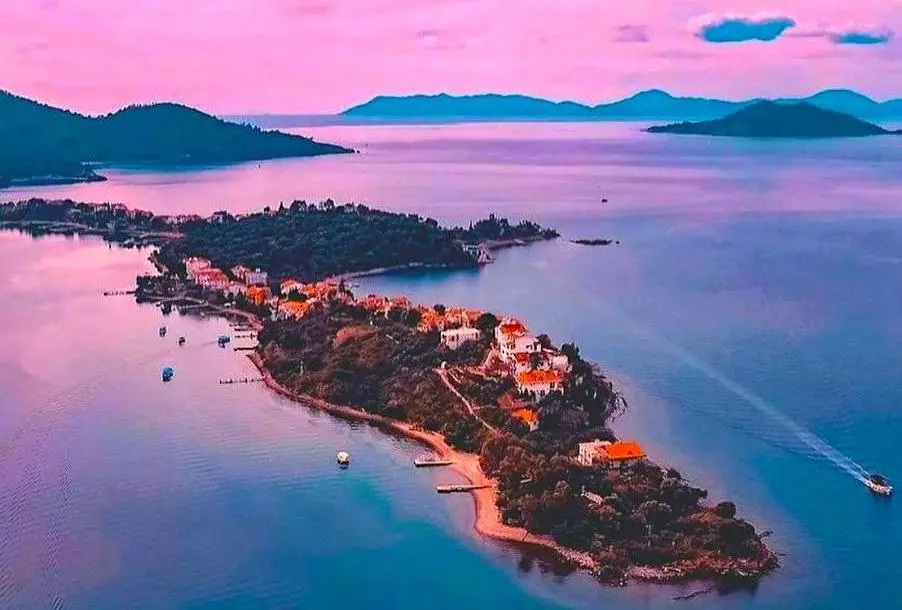 Sovalye Island